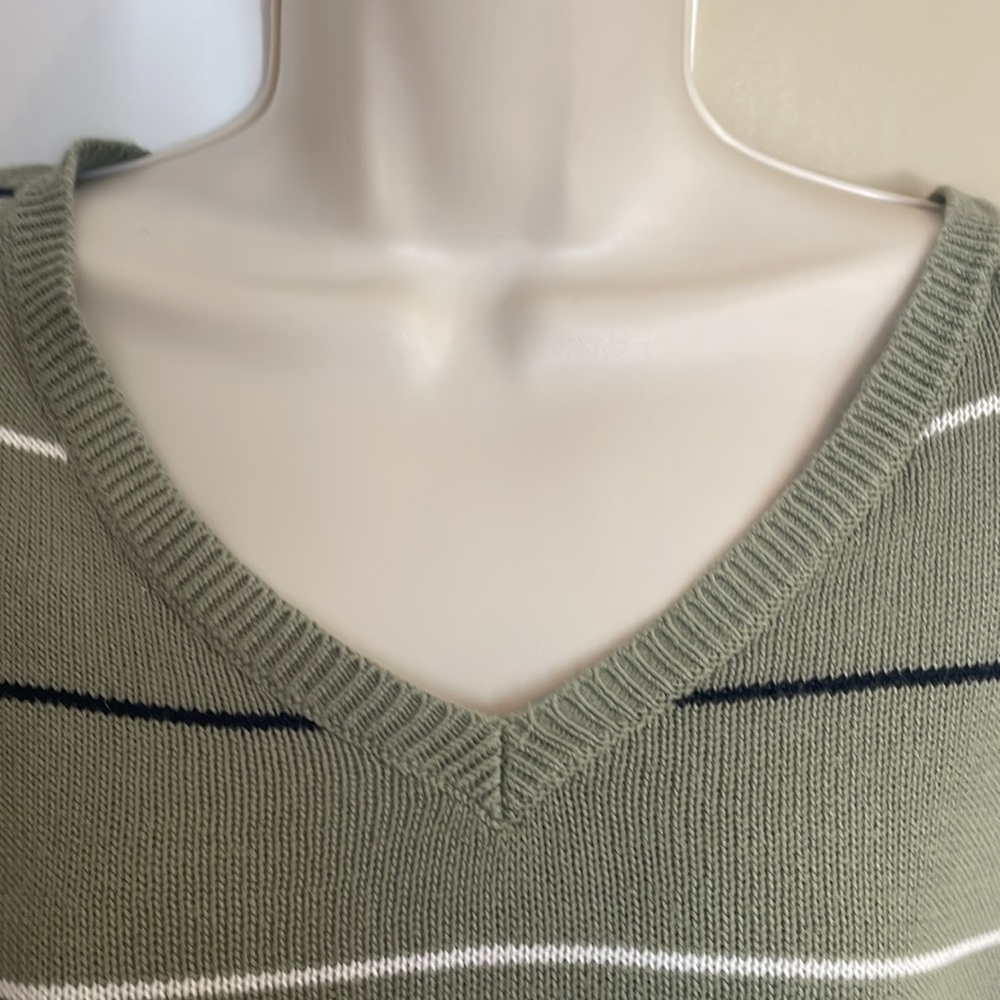 Talbots sweater - Picture 2 of 8